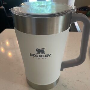 Stanley The Stay-Chill Classic Pitcher 64 oz. White